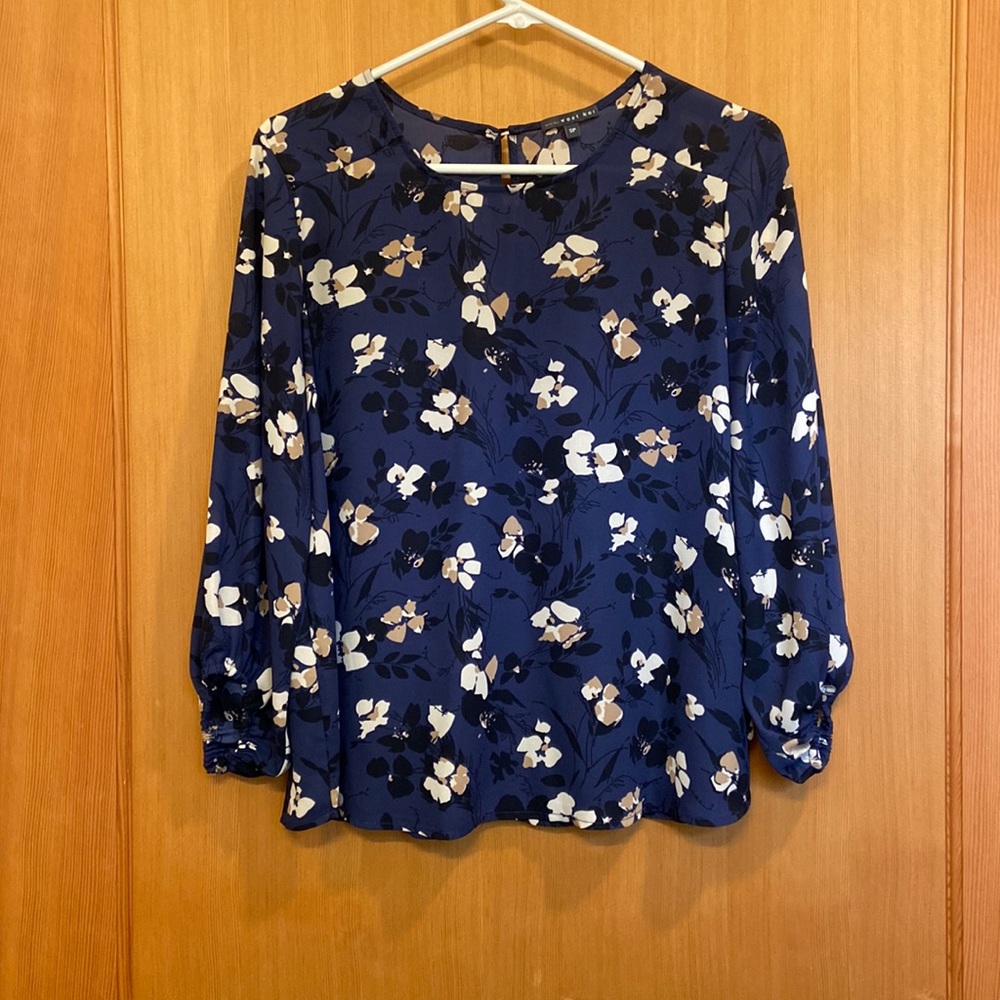 Floral 3/4 sleeve blouse